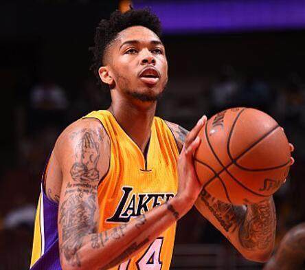 以0比4告 以0比4告