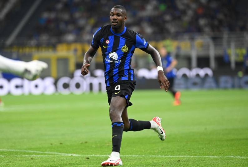 个热爱足球 个热爱足球