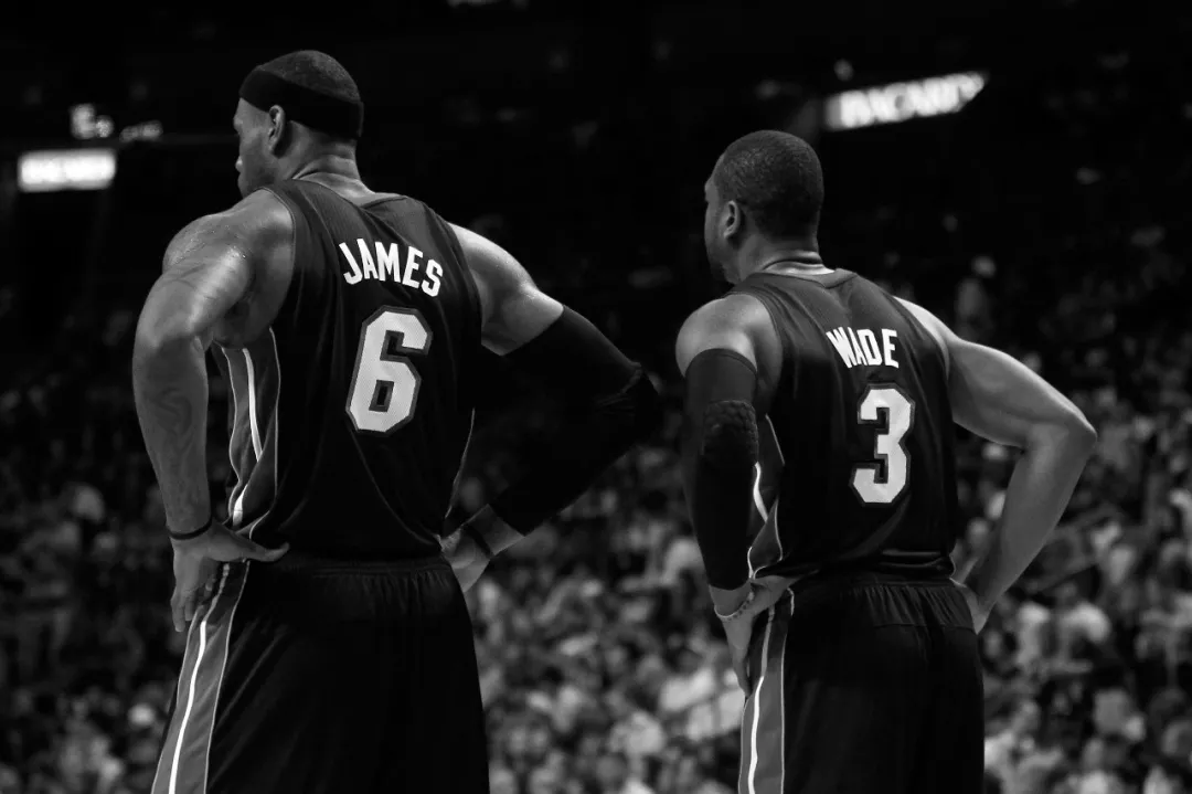 愿无大碍！英冠查尔顿vs朴茨茅斯因看台球迷昏迷不醒腰斩