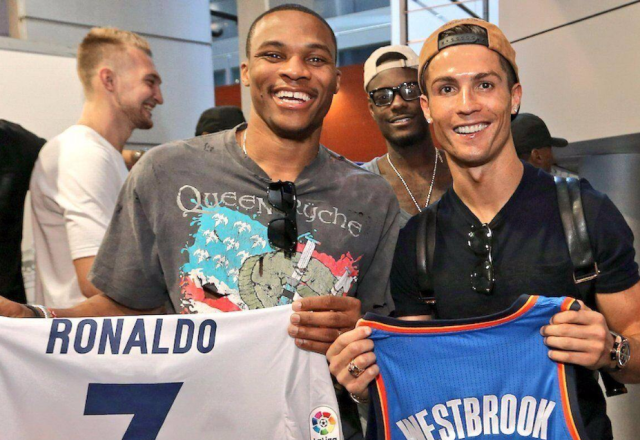 右外野墙 右外野墙