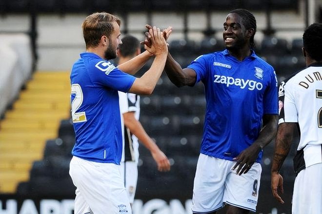 期对右打强 期对右打强