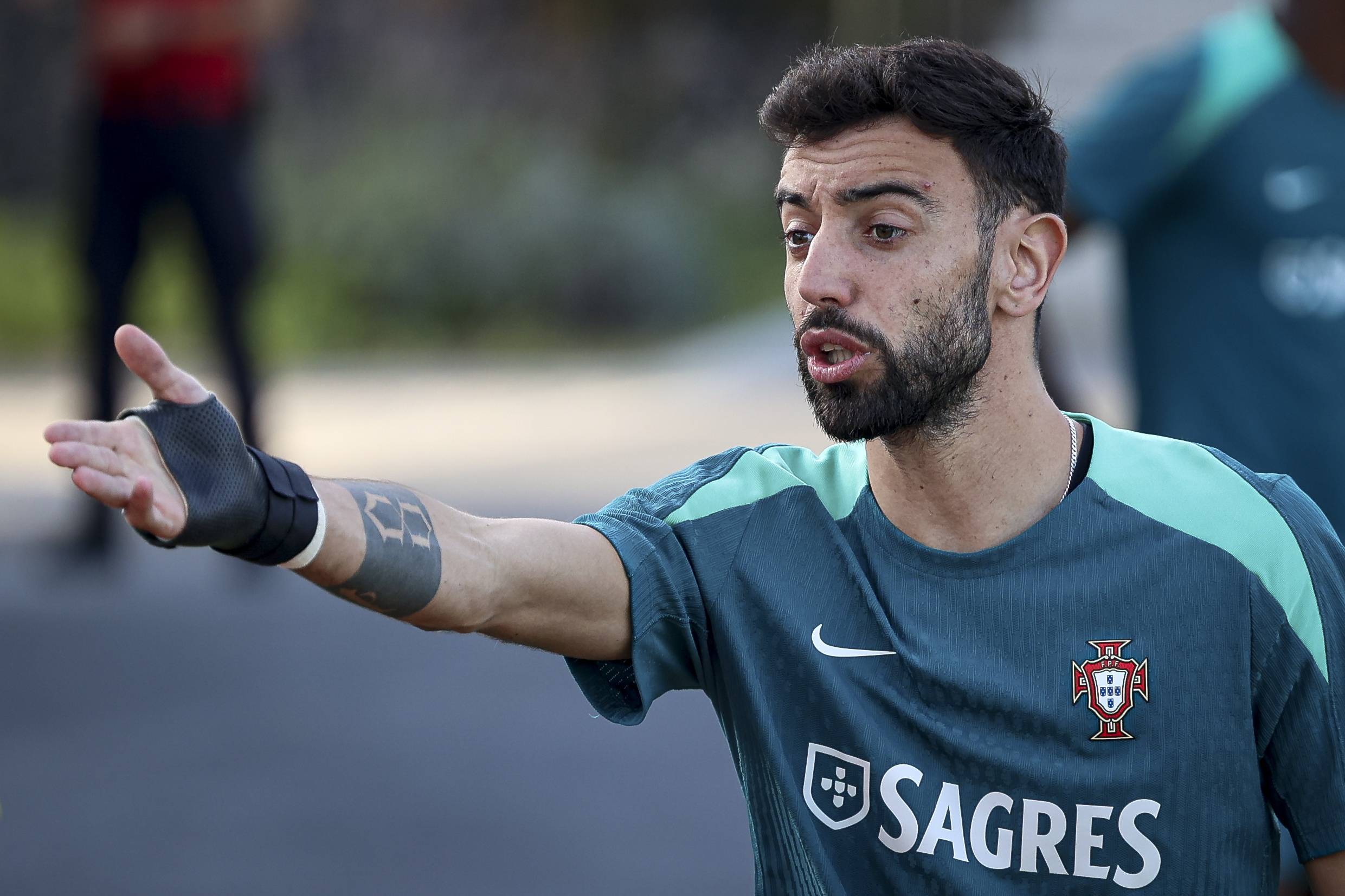 不仅意味着 不仅意味着